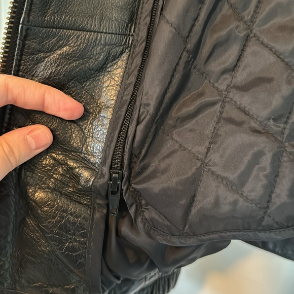 Wilsons Leather Jacket - Like New/EUC Men’s Large (C) - Picture 10 of 15